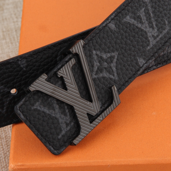 激安ルイヴィトンベルト着用イメージ